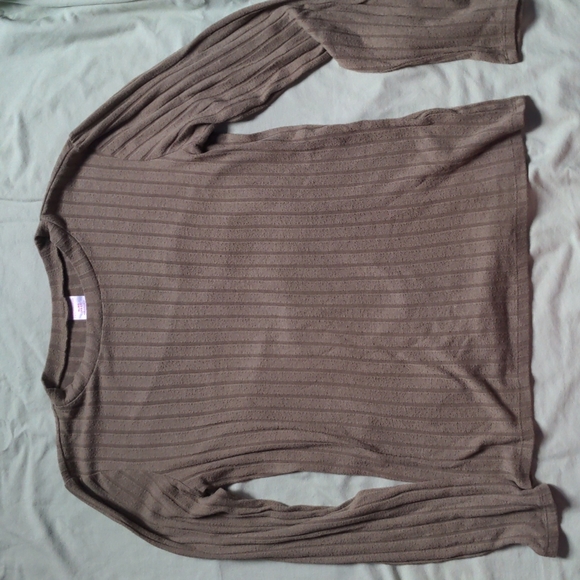 XL green long sleeved shirt - Picture 1 of 4